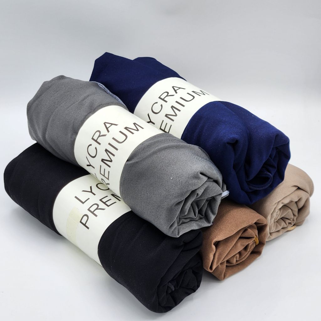 Écharpe Hijab Premium en Jersey Noir à Liseré